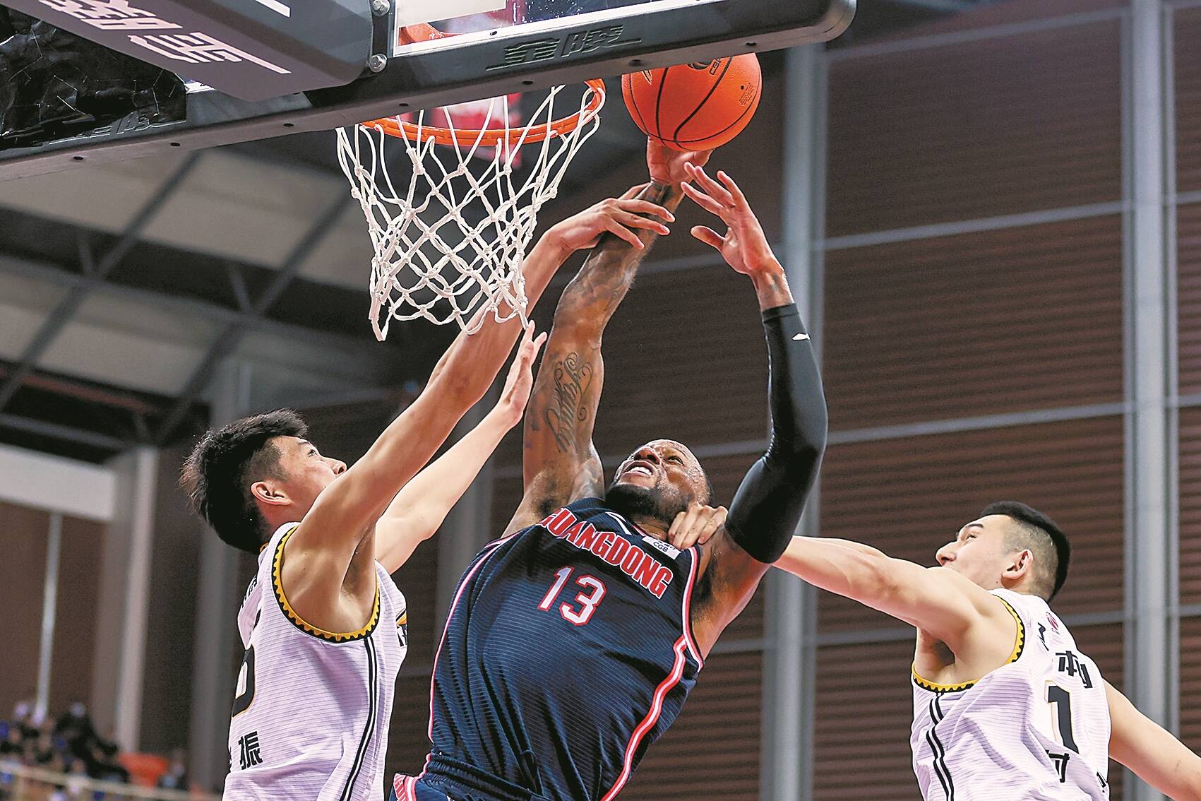 决定以不同 决定以不同